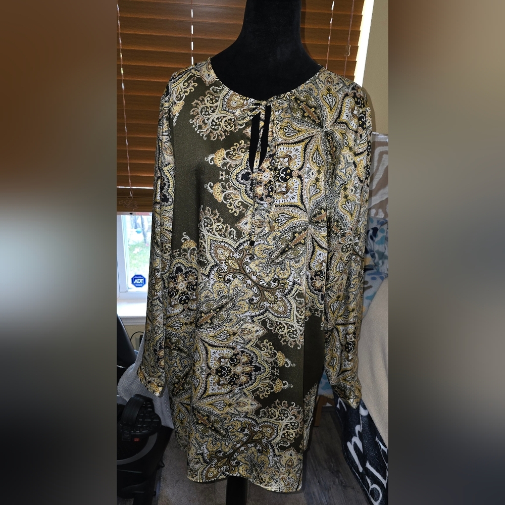 Chico's Paisley Long Sleeve Tunic With 7" Side Slits (K16-22)